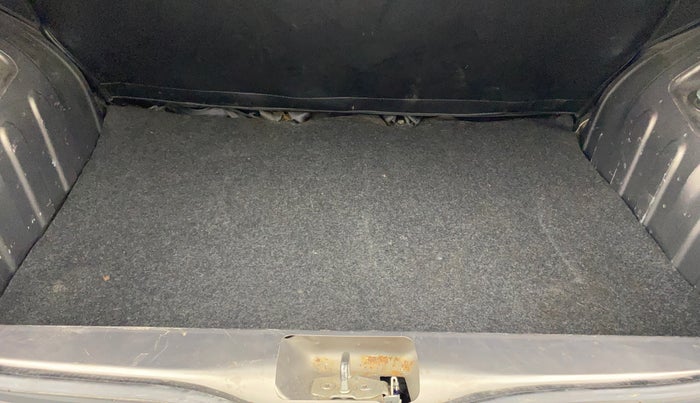 2017 Renault Kwid CLIMBER 1.0, Petrol, Manual, 70,982 km, Boot Inside