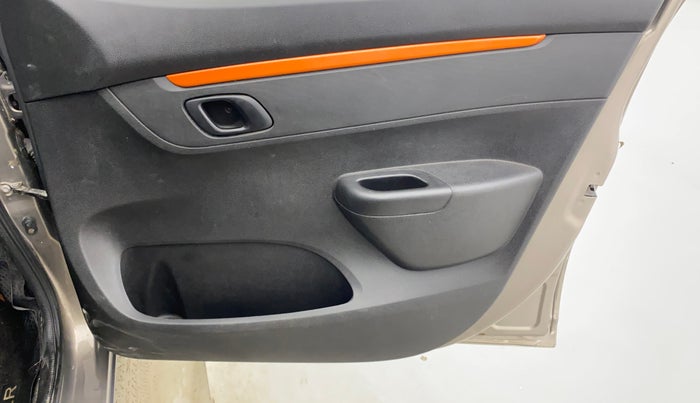 2017 Renault Kwid CLIMBER 1.0, Petrol, Manual, 70,982 km, Driver Side Door Panels Control