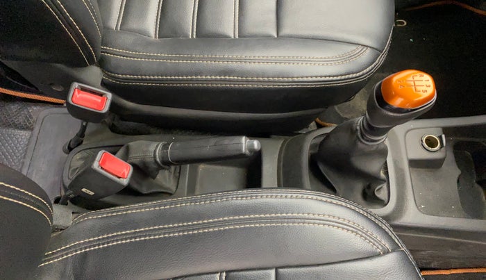 2017 Renault Kwid CLIMBER 1.0, Petrol, Manual, 70,982 km, Gear Lever