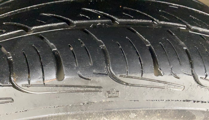 2017 Renault Kwid CLIMBER 1.0, Petrol, Manual, 70,982 km, Left Front Tyre Tread