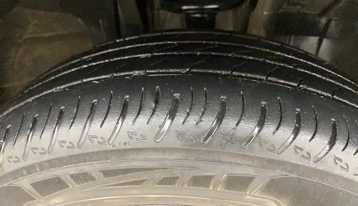2022 Nissan MAGNITE XV PREMIUM TURBO CVT, Petrol, Automatic, 53,196 km, Right Front Tyre Tread
