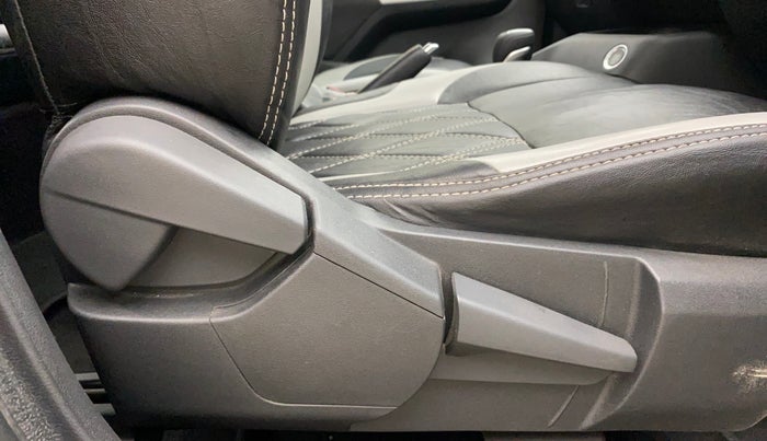 2022 Nissan MAGNITE XV PREMIUM TURBO CVT, Petrol, Automatic, 53,196 km, Driver Side Adjustment Panel