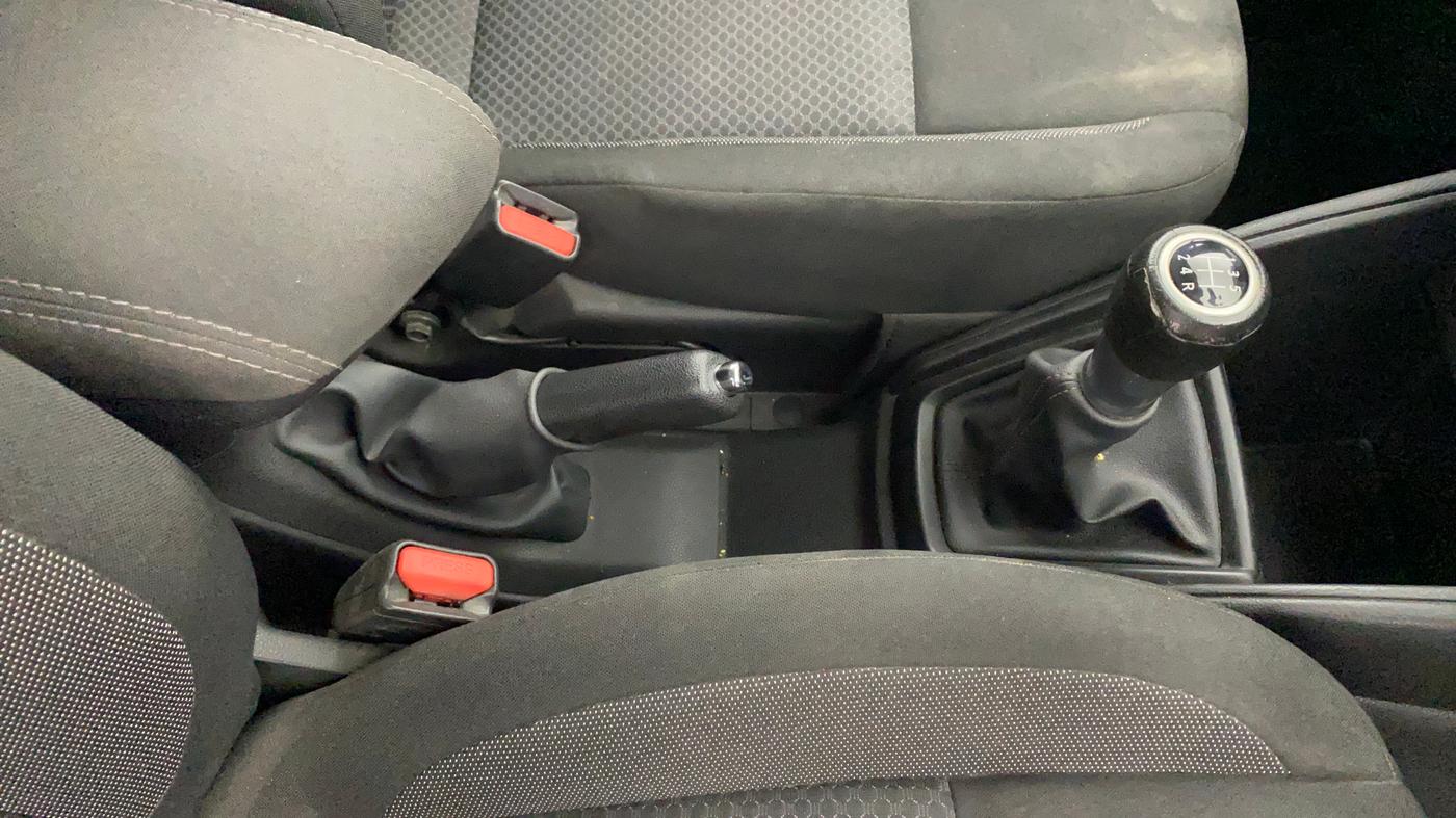 2019 Nissan Kicks XL 1.5, Petrol, Manual, 72,696 km, Gear Lever