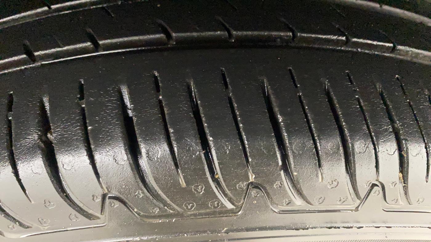2019 Nissan Kicks XL 1.5, Petrol, Manual, 72,696 km, Right Front Tyre Tread