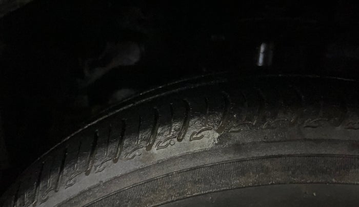 2020 Tata Tiago XE 1.2 REVOTRON, CNG, Manual, 83,130 km, Left Front Tyre Tread