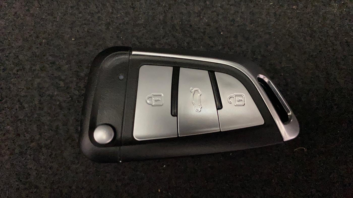 2019 Hyundai NEW SANTRO SPORTZ MT, Petrol, Manual, 33,896 km, Key Close Up