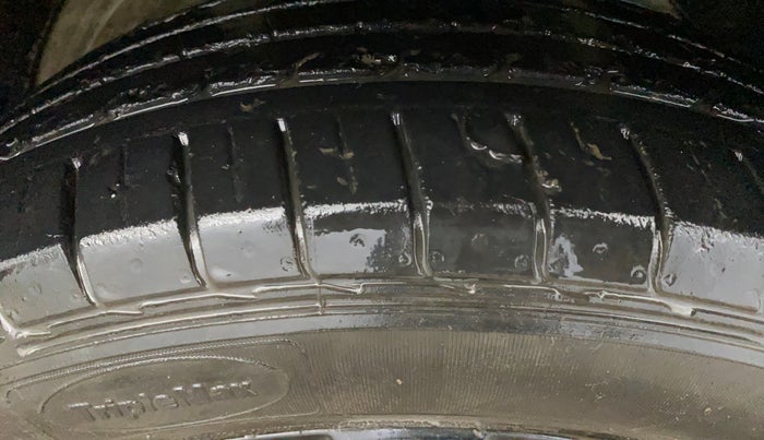 2020 MG HECTOR SHARP 1.5 DCT PETROL, Petrol, Automatic, 46,004 km, Right Front Tyre Tread