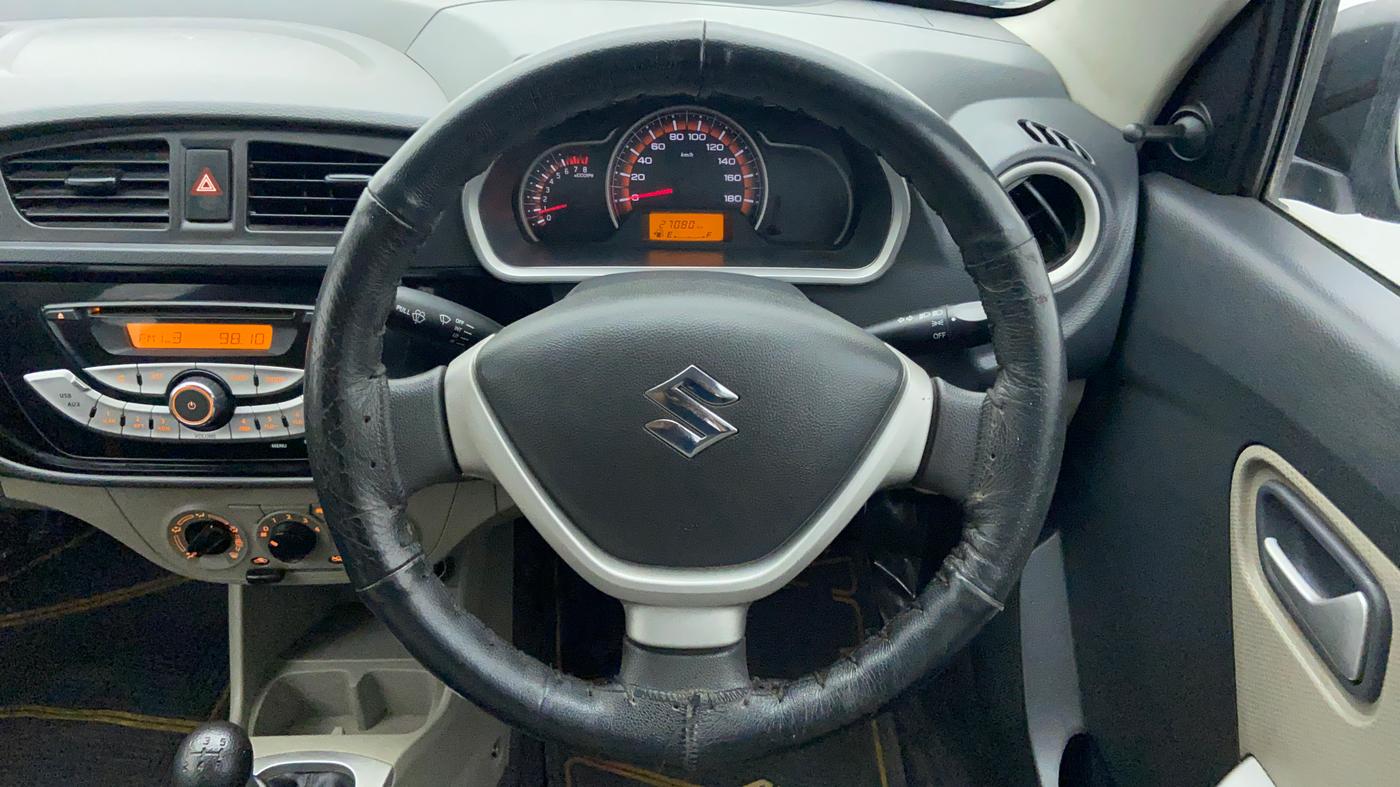 2015 Maruti Alto K10 VXI P, Petrol, Manual, 27,150 km, Steering Wheel Close Up