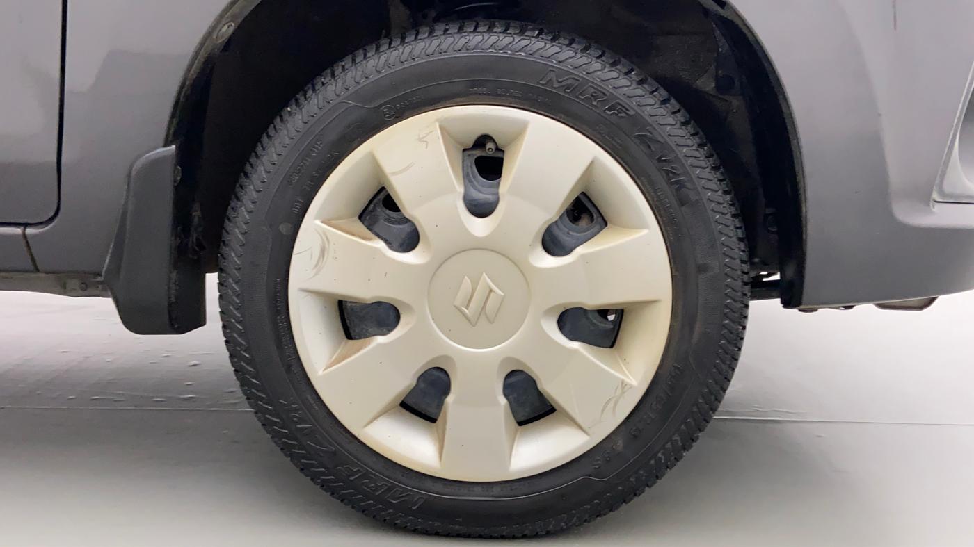 2015 Maruti Alto K10 VXI P, Petrol, Manual, 27,150 km, Right Front Wheel