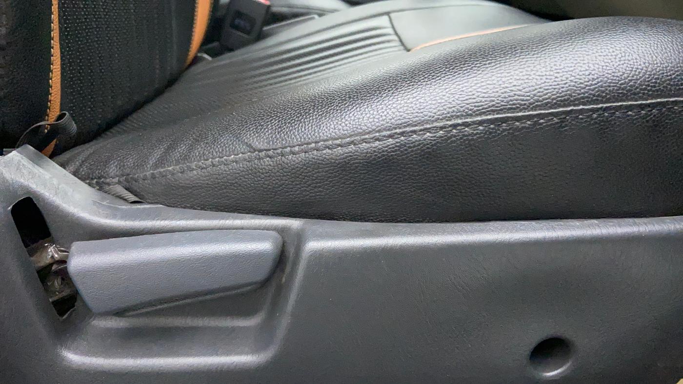 2015 Maruti Alto K10 VXI P, Petrol, Manual, 27,150 km, Driver Side Adjustment Panel