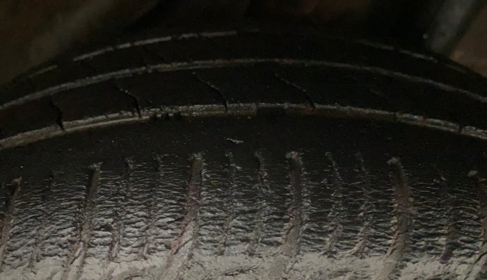 2013 Honda Brio S MT, Petrol, Manual, 74,627 km, Left Rear Tyre Tread