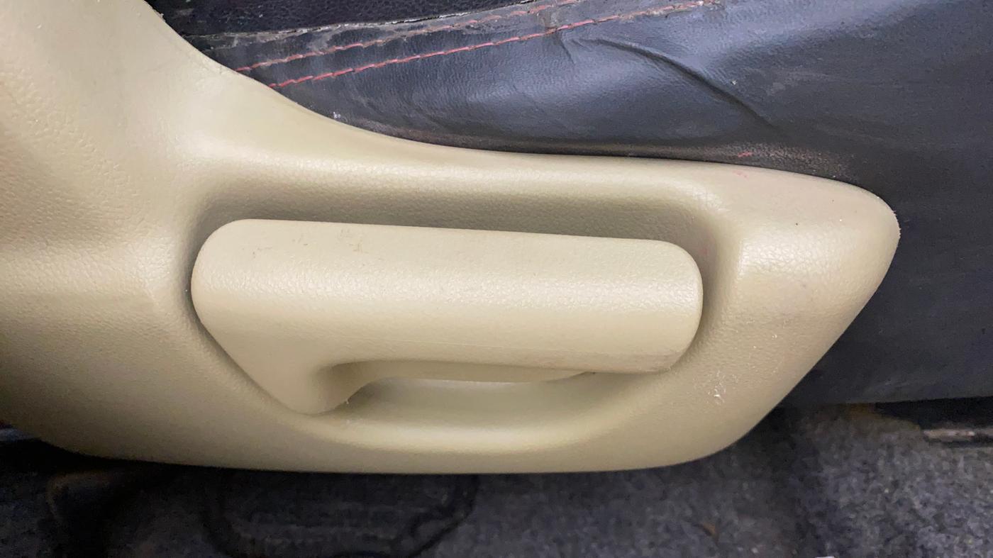 2013 Honda Brio S MT, Petrol, Manual, 75,030 km, Driver Side Adjustment Panel