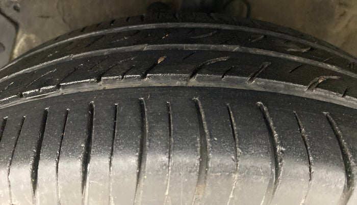 2010 Hyundai i20 SPORTZ 1.2 O, Petrol, Manual, 92,215 km, Left Front Tyre Tread