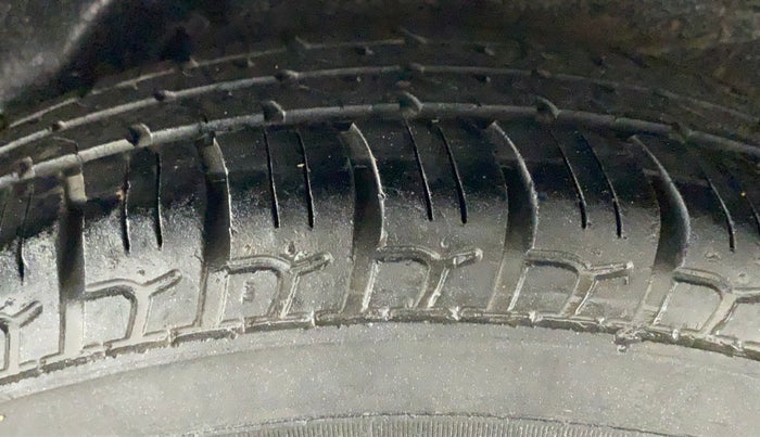 2010 Hyundai i10 MAGNA 1.2, Petrol, Manual, 17,835 km, Left Rear Tyre Tread