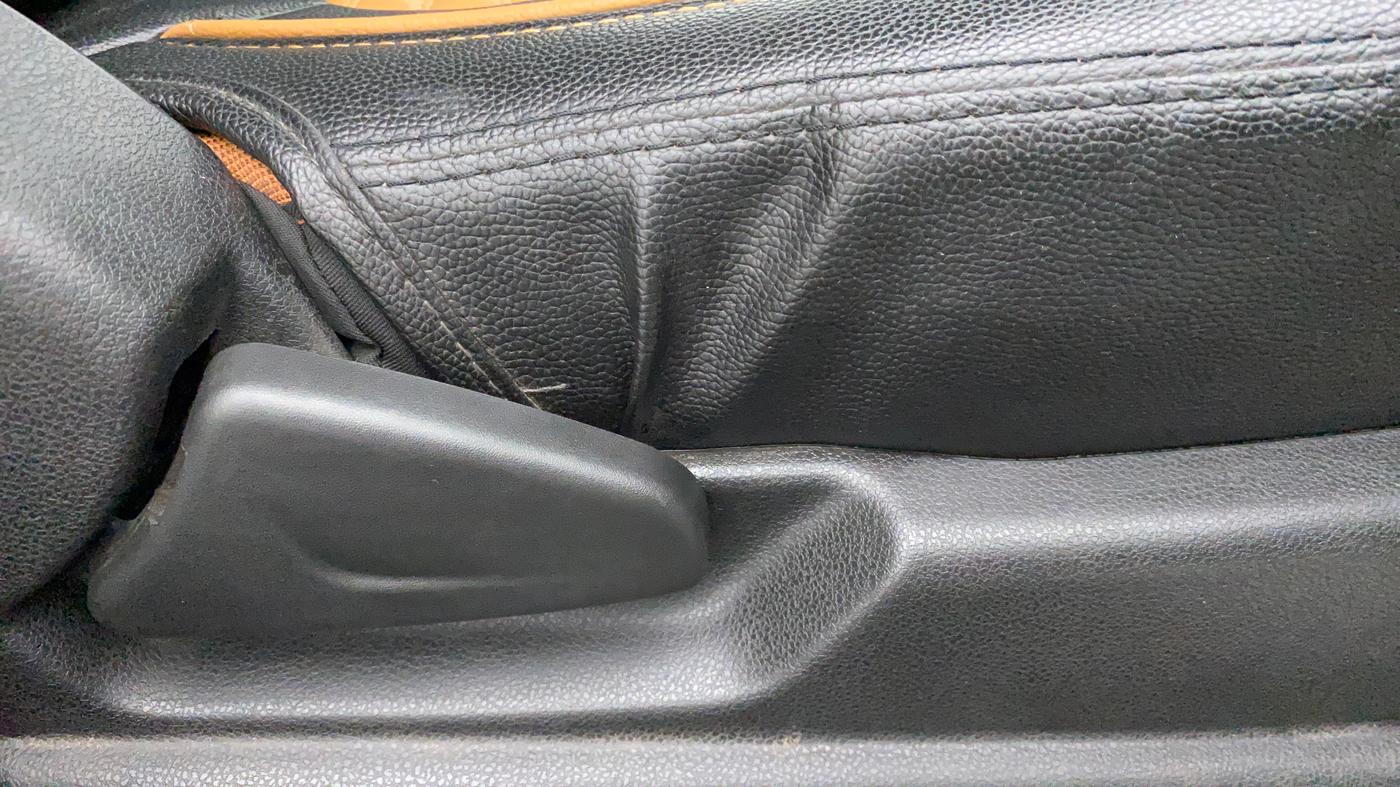 2018 Renault Kwid CLIMBER 1.0 AMT, Petrol, Automatic, 30,379 km, Driver Side Adjustment Panel