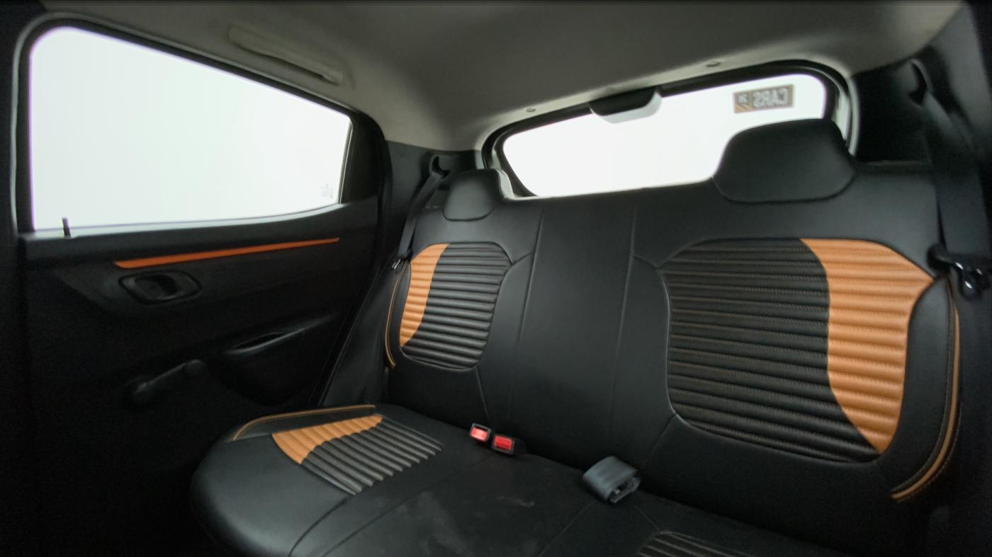 2018 Renault Kwid CLIMBER 1.0 AMT, Petrol, Automatic, 30,379 km, Right Side Rear Door Cabin