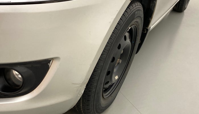 2014 Maruti Swift VXI, Petrol, Manual, 33,841 km, Front bumper - Paint has minor damage