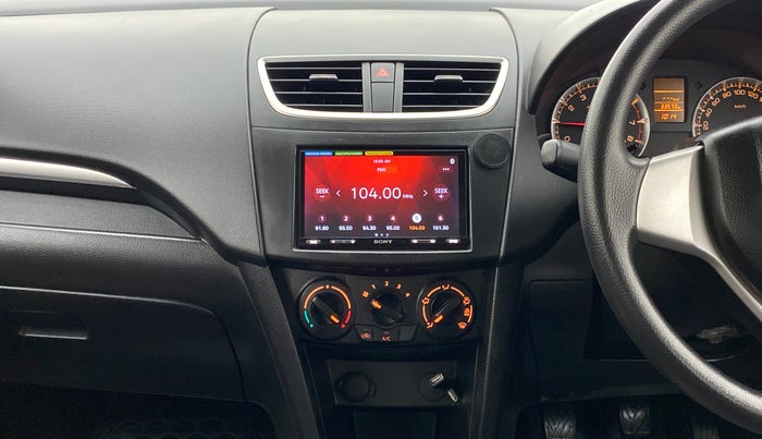 2014 Maruti Swift VXI, Petrol, Manual, 33,841 km, Air Conditioner