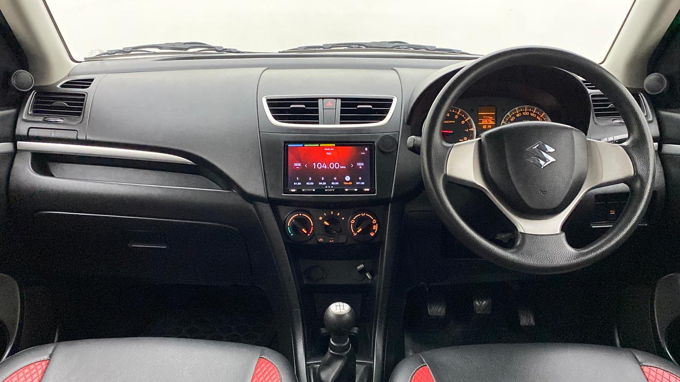 2014 Maruti Swift VXI, Petrol, Manual, 33,841 km, Dashboard