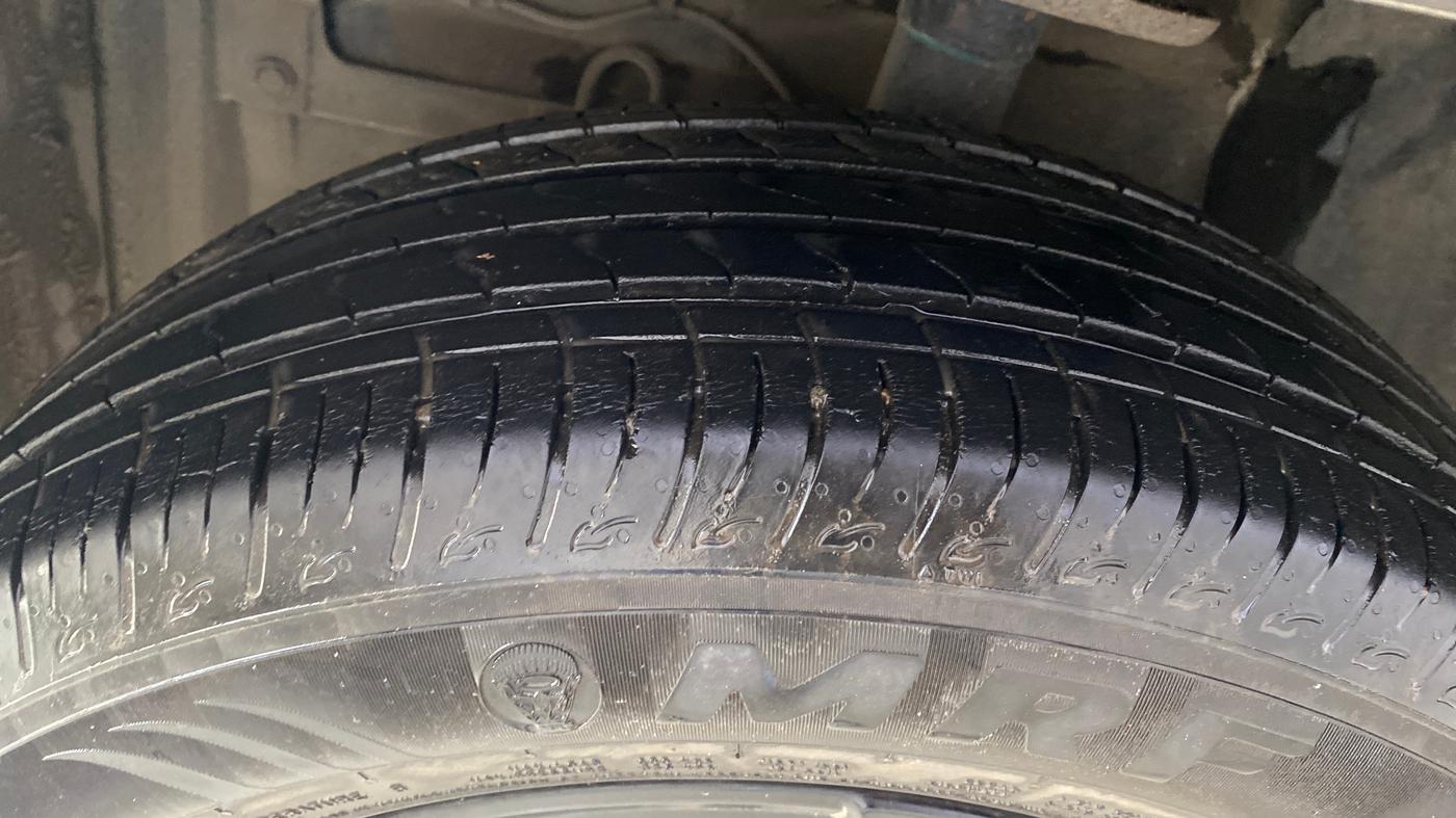 2023 Maruti BREZZA ZXI AT SMART HYBRID, Petrol, Automatic, 23,891 km, Left Front Tyre Tread