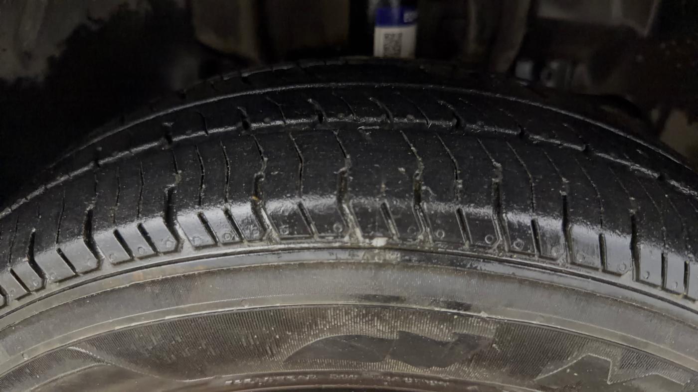 2017 Tata Tiago XE PETROL, CNG, Manual, 82,008 km, Right Front Tyre Tread
