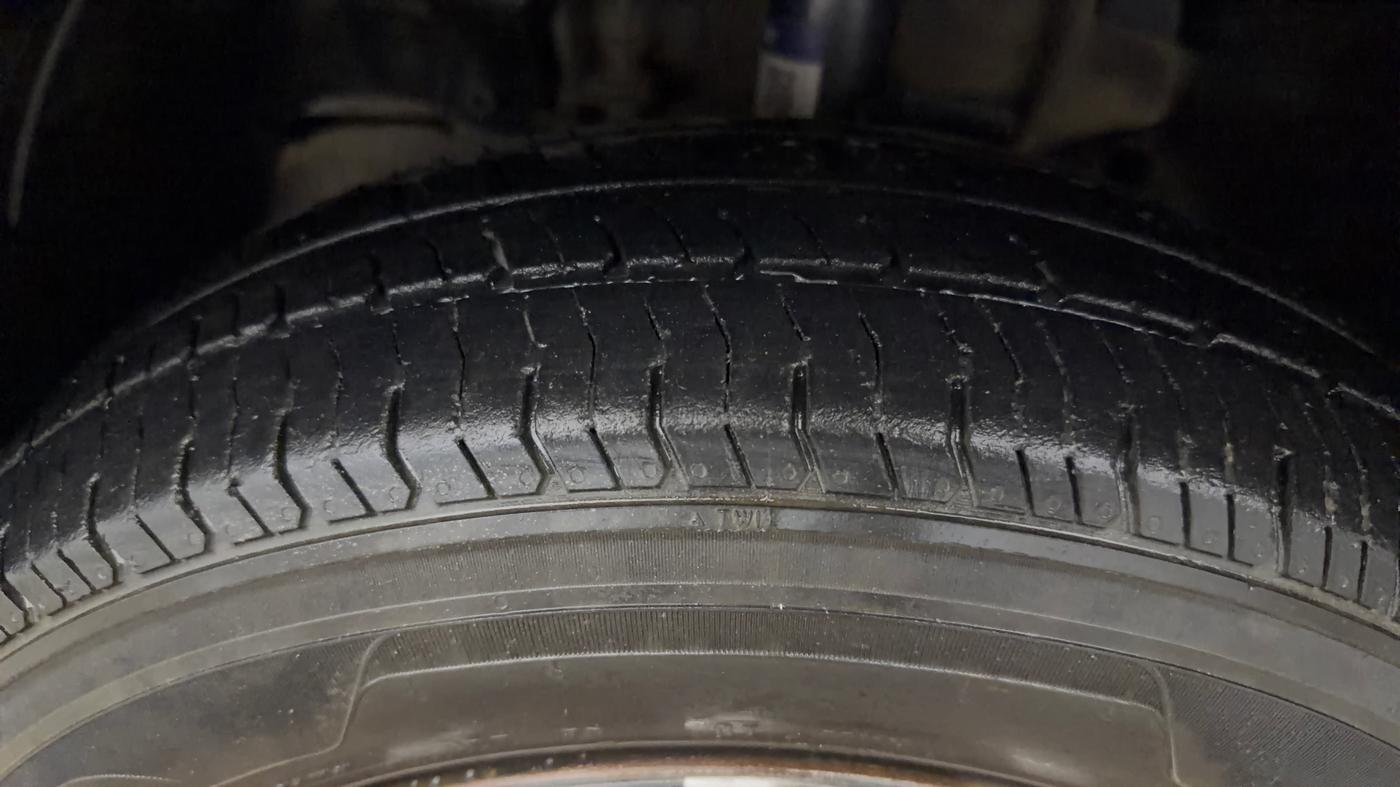 2017 Tata Tiago XE PETROL, CNG, Manual, 82,008 km, Left Front Tyre Tread