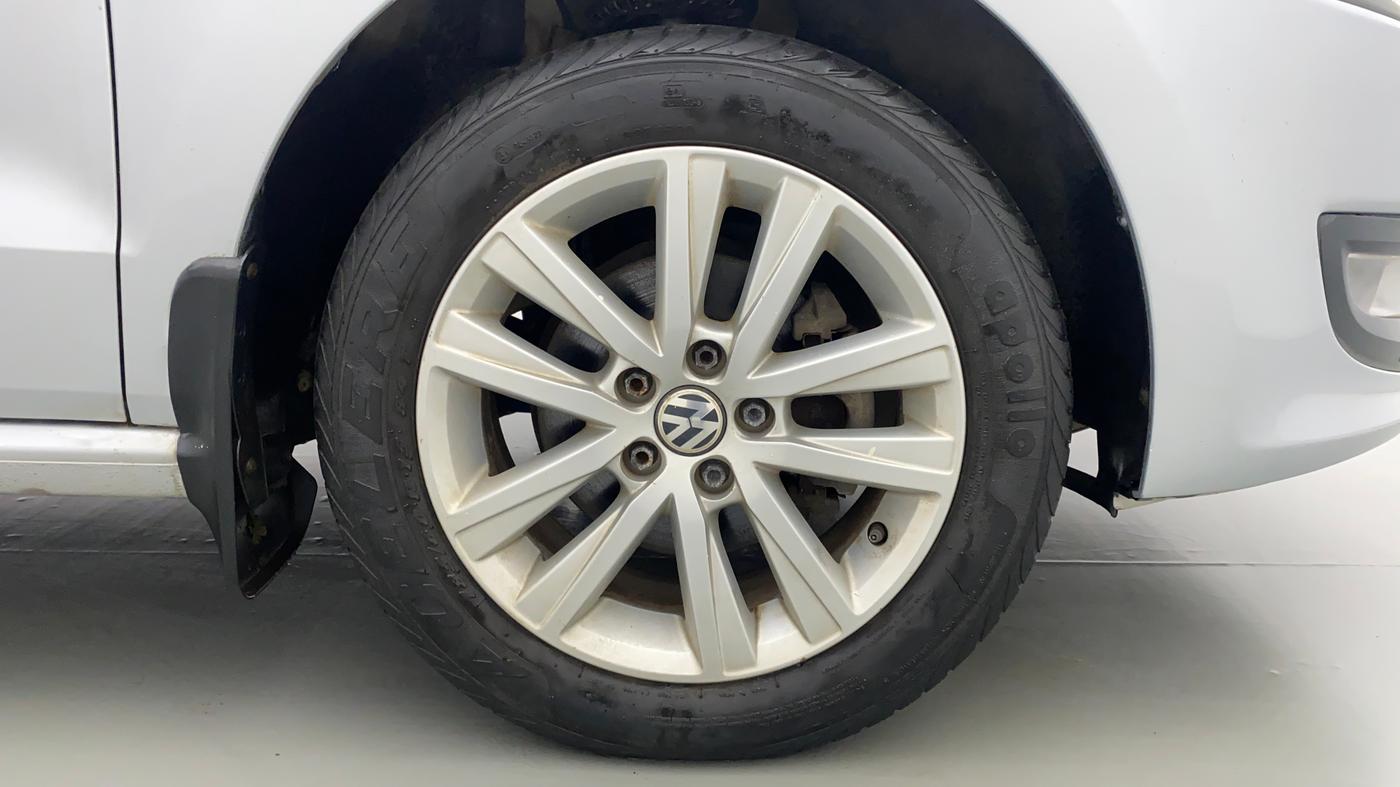 2013 Volkswagen Polo HIGHLINE1.2L PETROL, Petrol, Manual, 30,322 km, Right Front Wheel