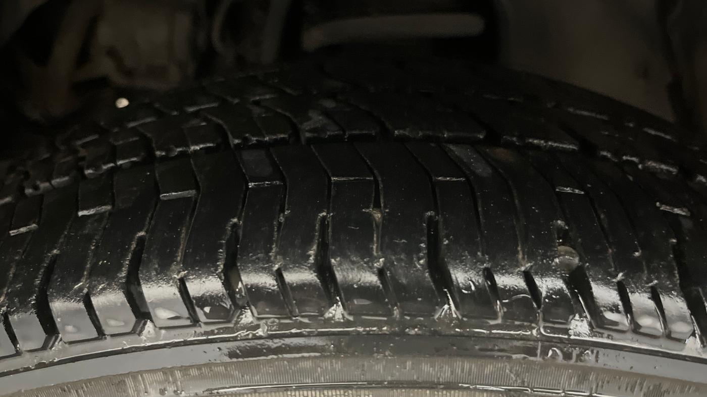 2019 Toyota Innova Crysta 2.7 ZX AT 7 STR, Petrol, Automatic, 66,049 km, Left Front Tyre Tread