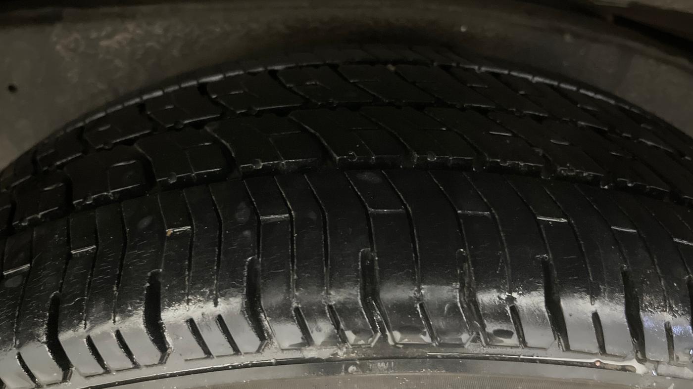 2019 Toyota Innova Crysta 2.7 ZX AT 7 STR, Petrol, Automatic, 66,049 km, Left Rear Tyre Tread