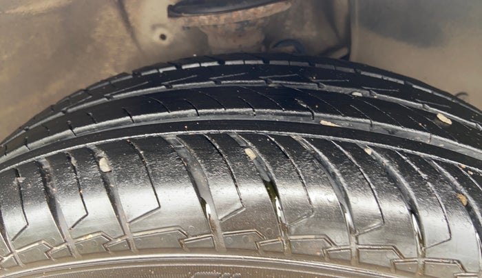 2017 Maruti IGNIS DELTA 1.2, Petrol, Manual, 76,129 km, Right Front Tyre Tread