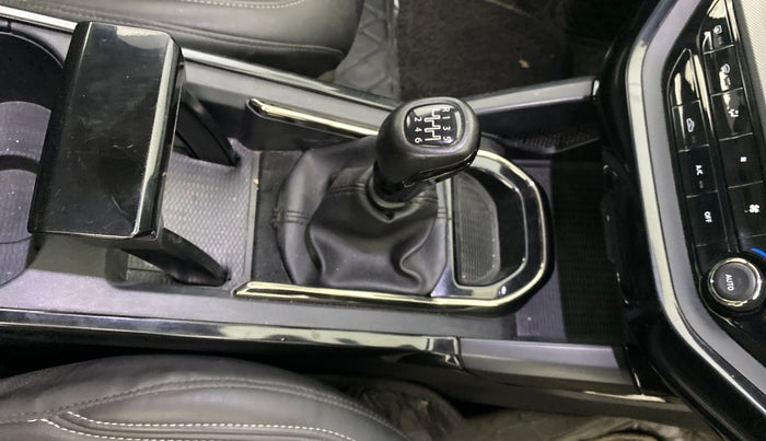 2023 Tata Harrier XT PLUS 2.0L KRYOTEC DARK EDITON, Diesel, Manual, 85,683 km, Gear Lever