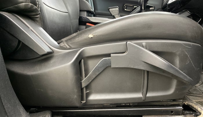 2023 Tata Harrier XT PLUS 2.0L KRYOTEC DARK EDITON, Diesel, Manual, 85,683 km, Driver Side Adjustment Panel