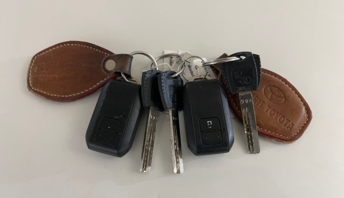 2019 Toyota Glanza G, Petrol, Manual, 54,811 km, Key Close Up