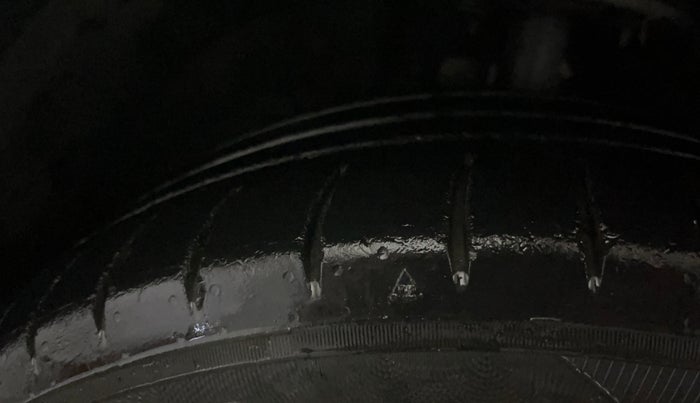 2019 Toyota Glanza G, Petrol, Manual, 54,811 km, Left Front Tyre Tread