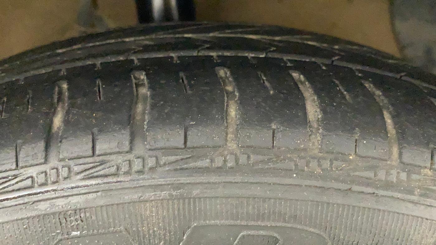 2018 Hyundai Grand i10 SPORTZ 1.2 KAPPA VTVT, Petrol, Manual, 56,471 km, Right Front Tyre Tread
