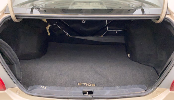 2011 Toyota Etios V, Petrol, Manual, 97,474 km, Boot Inside