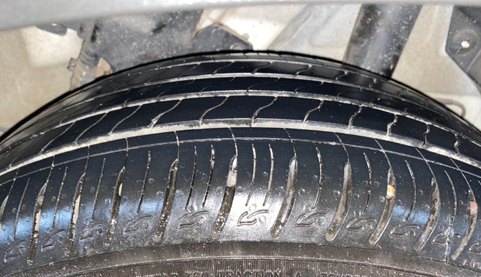 2024 Hyundai VENUE Executive 1.0 Turbo MT, Petrol, Manual, 8,305 km, Left Rear Tyre Tread