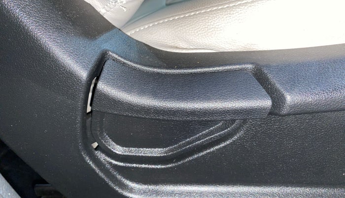 2024 Hyundai VENUE Executive 1.0 Turbo MT, Petrol, Manual, 8,305 km, Driver Side Adjustment Panel