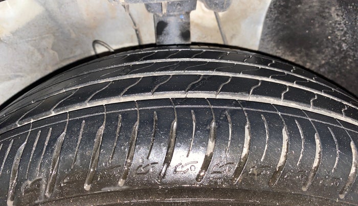 2024 Hyundai VENUE Executive 1.0 Turbo MT, Petrol, Manual, 8,305 km, Right Front Tyre Tread