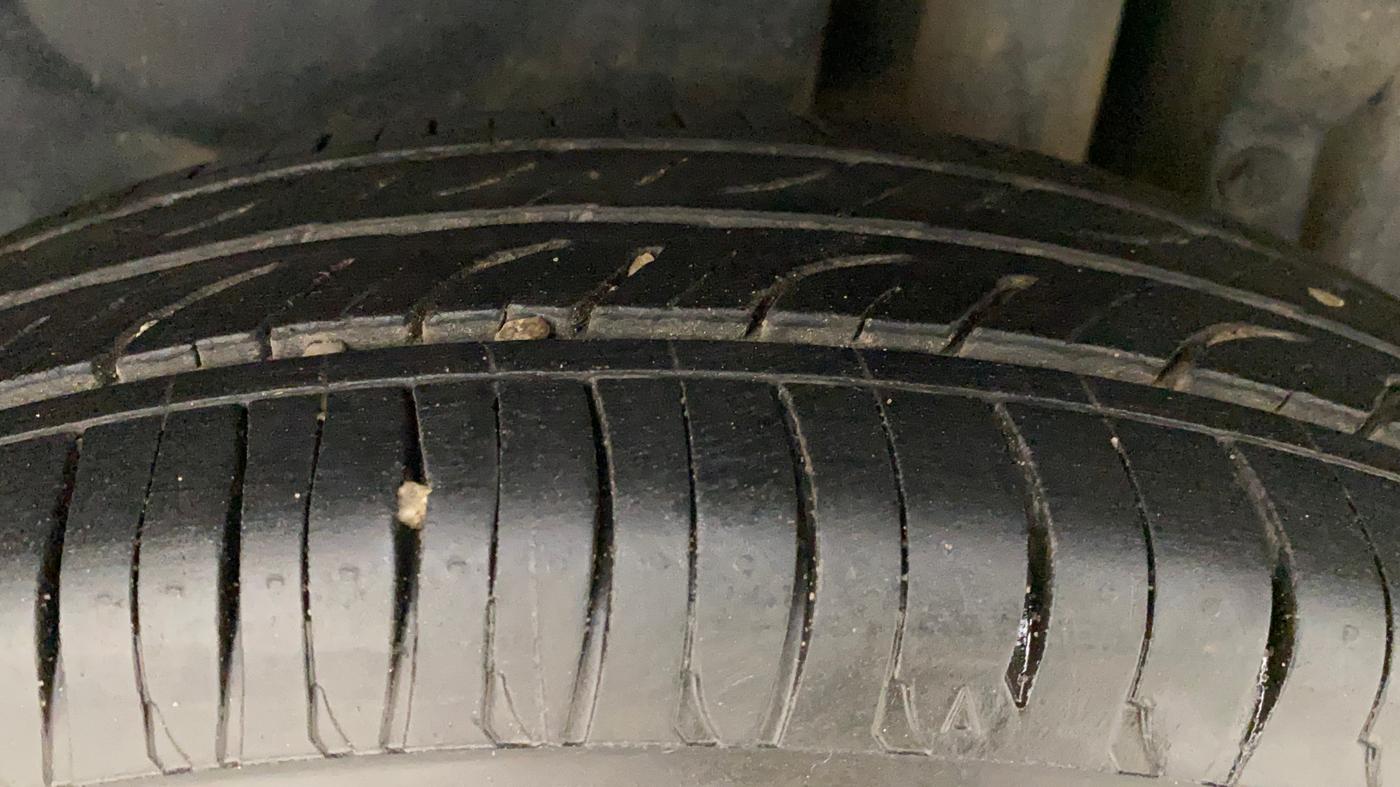 2014 Maruti Swift Dzire VXI, Petrol, Manual, 59,904 km, Left Rear Tyre Tread