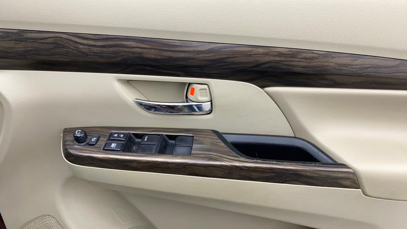 2019 Maruti Ertiga ZXI+ SHVS, Petrol, Manual, 70,650 km, Driver Side Door Panels Control