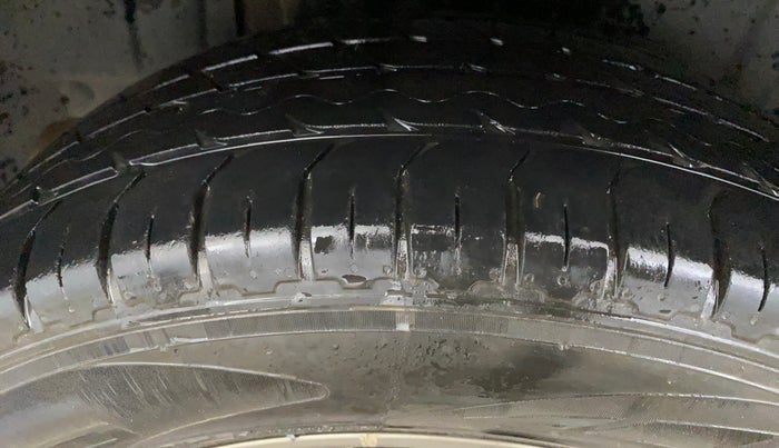 2019 Maruti Ertiga ZXI+ SHVS, Petrol, Manual, 70,650 km, Right Rear Tyre Tread