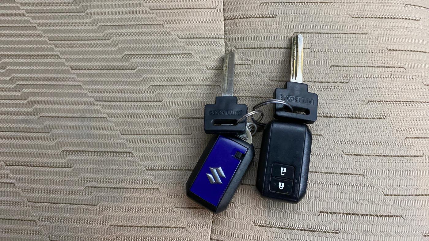 2019 Maruti Ertiga ZXI+ SHVS, Petrol, Manual, 70,650 km, Key Close Up