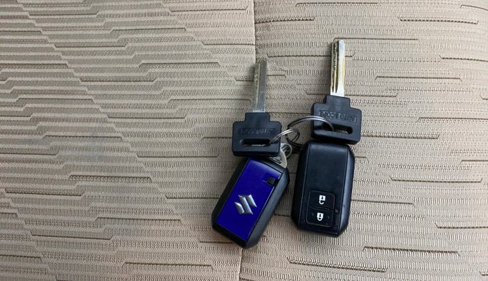 2019 Maruti Ertiga ZXI+ SHVS, Petrol, Manual, 70,650 km, Key Close Up