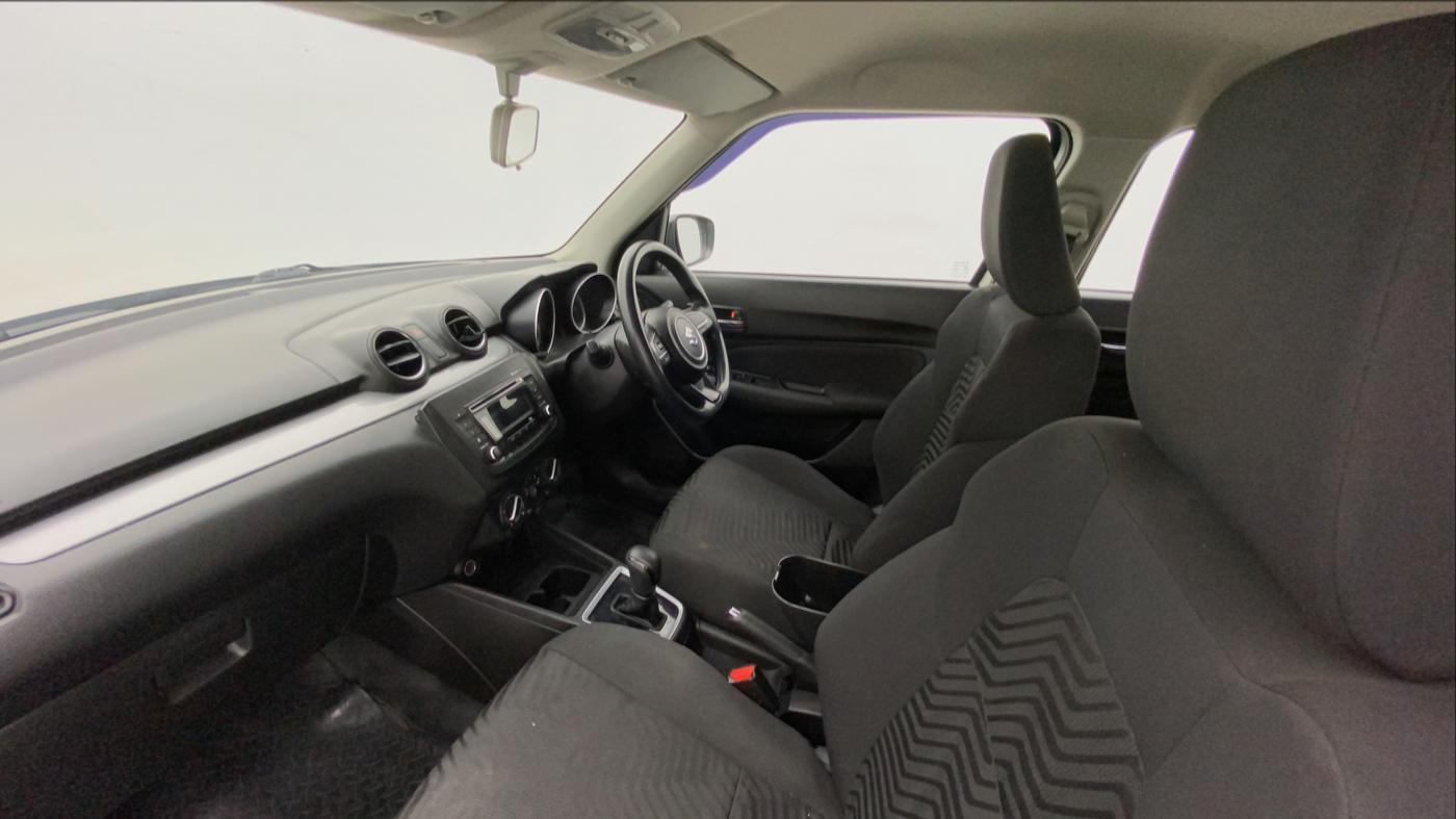 2018 Maruti Swift VXI AMT, Petrol, Automatic, 49,614 km, Right Side Front Door Cabin