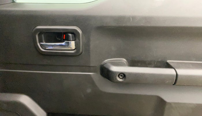 2023 Maruti JIMNY ALPHA ALL GRIP PRO MT, Petrol, Manual, 34,569 km, Driver Side Door Panels Control