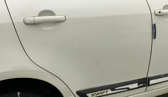 2017 Maruti Swift VXI, Petrol, Manual, 76,039 km, Right rear door - Minor scratches