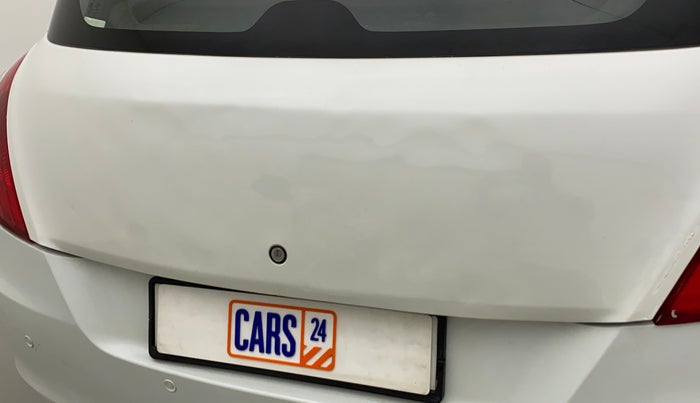 2017 Maruti Swift VXI, Petrol, Manual, 76,039 km, Dicky (Boot door) - Slightly dented