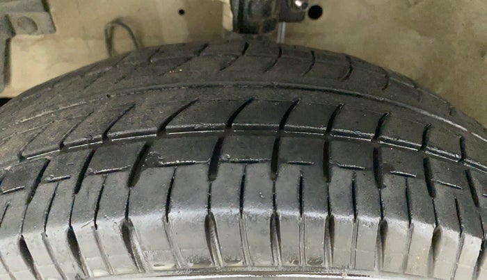 2017 Maruti Swift VXI, Petrol, Manual, 76,039 km, Left Front Tyre Tread