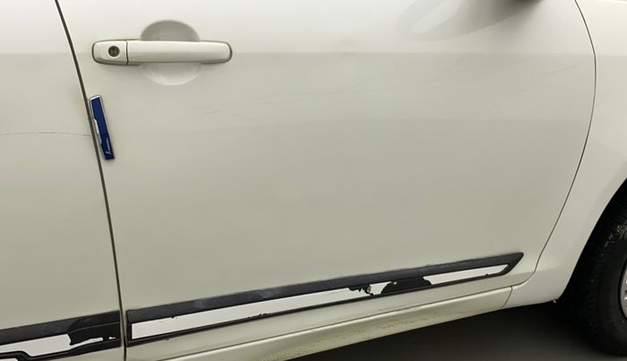 2017 Maruti Swift VXI, Petrol, Manual, 76,039 km, Driver-side door - Slightly dented
